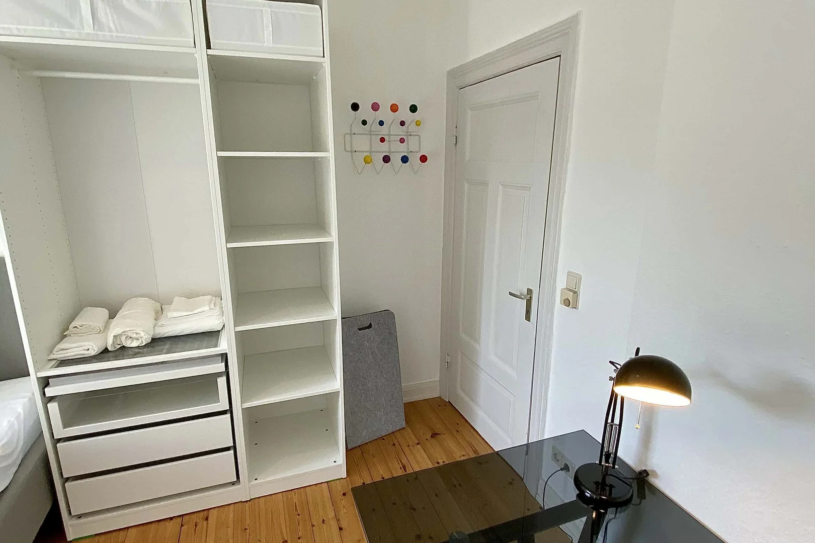 Habitación para estudiantes en  con área de estudio y facilidades compartidas