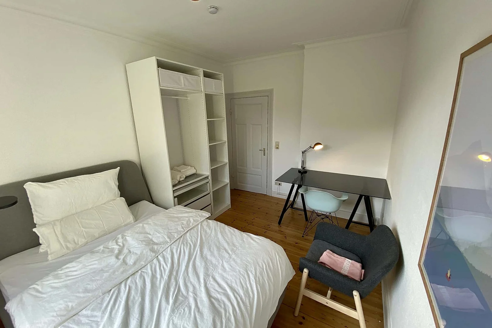 Habitación estudiantil económica cerca del campus en 