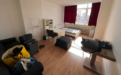 Alquiler de habitación en piso compartido en {area}