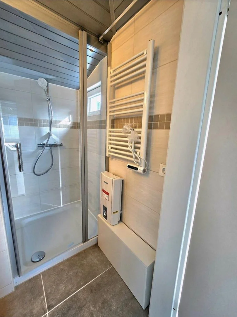 Habitación en apartamento estudiantil en alquiler en , completamente amueblado