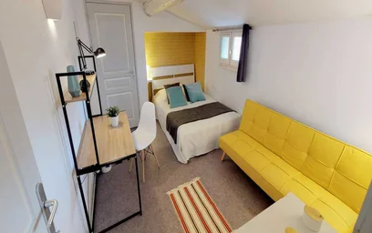 Private room at rue des Deux Ponts, image 2 of 17