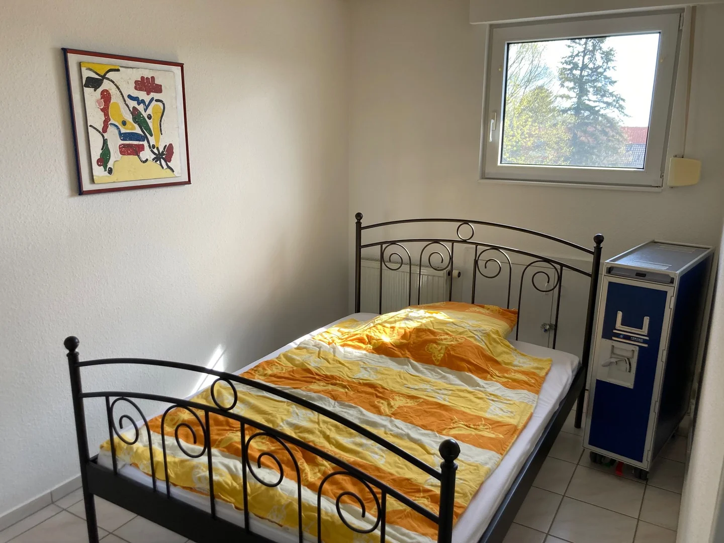 Cozy room for students available in