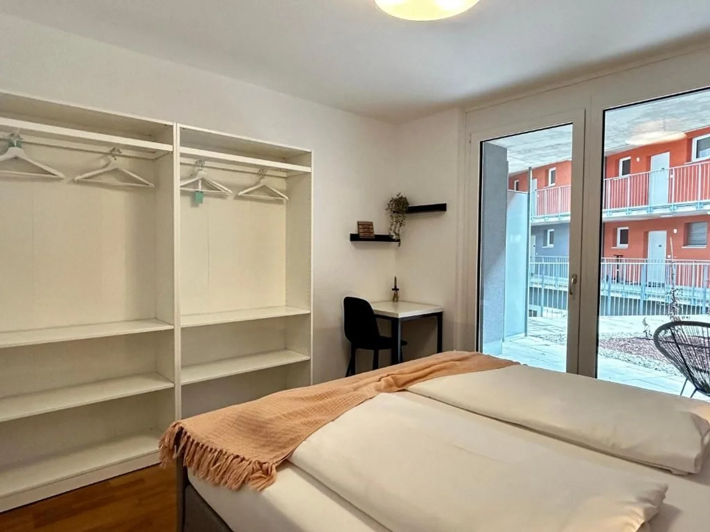 Chambre d'étudiant fonctionnelle parfaite pour étudier dans 