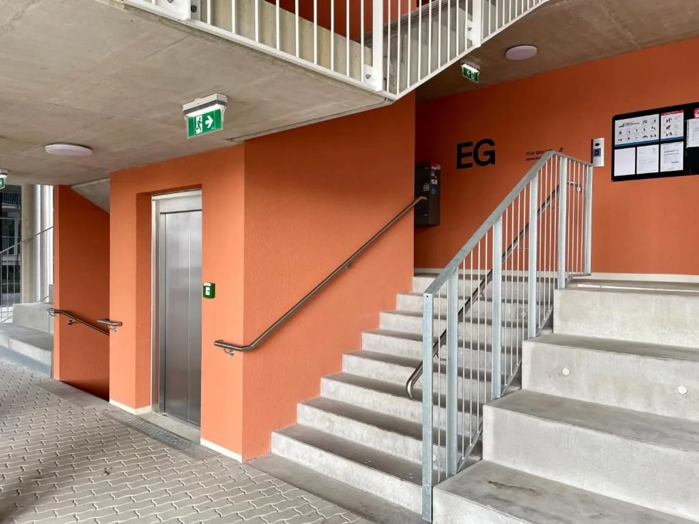 Chambre conviviale pour les étudiants dans  avec des équipements modernes