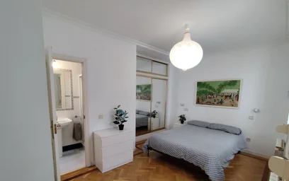 Całe miejsce Calle de Viriato, obraz 7 19