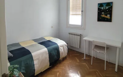 Całe miejsce Calle de Viriato, obraz 9 19