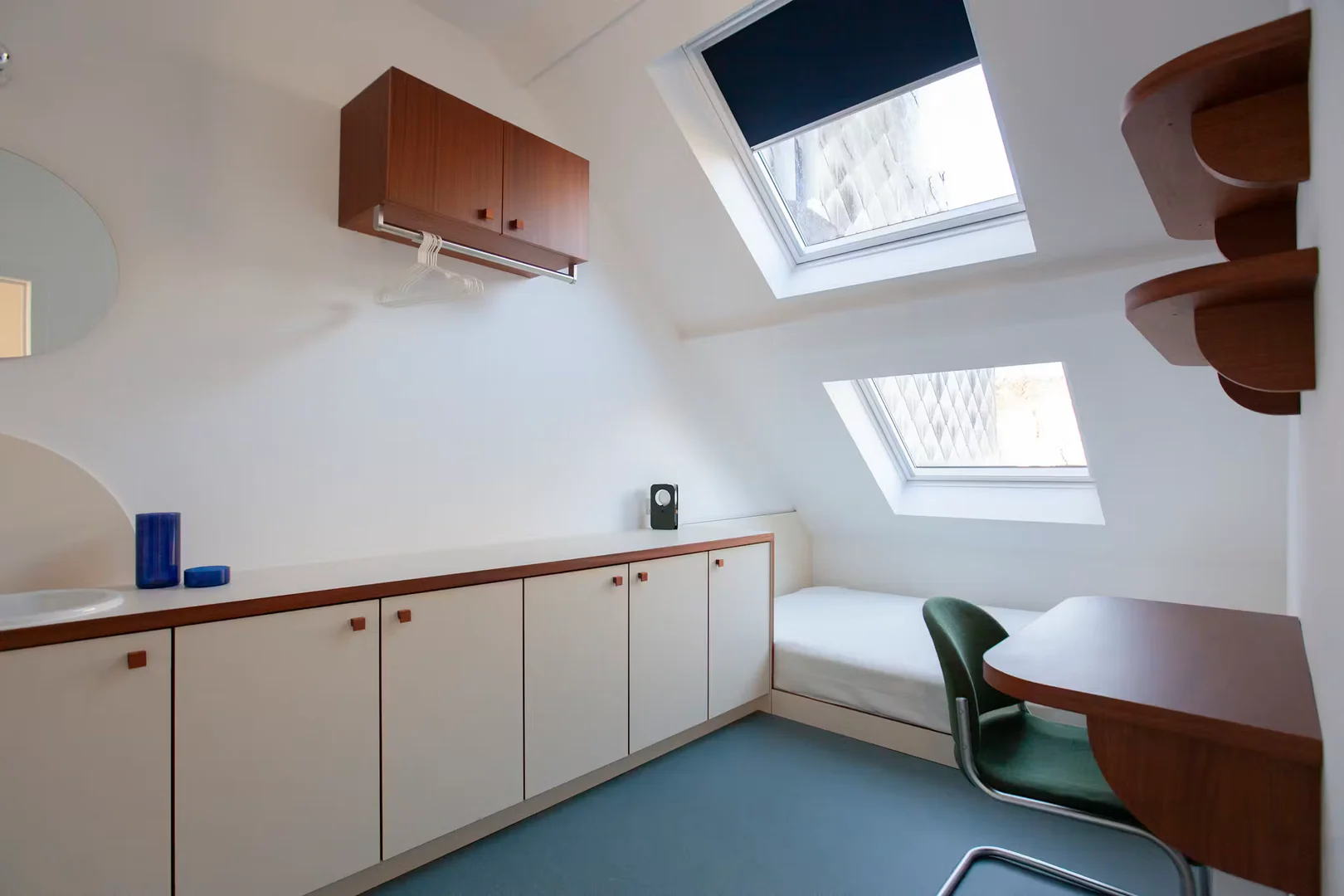 Zimmer in Studentenwohnung in zu vermieten, voll möbliert