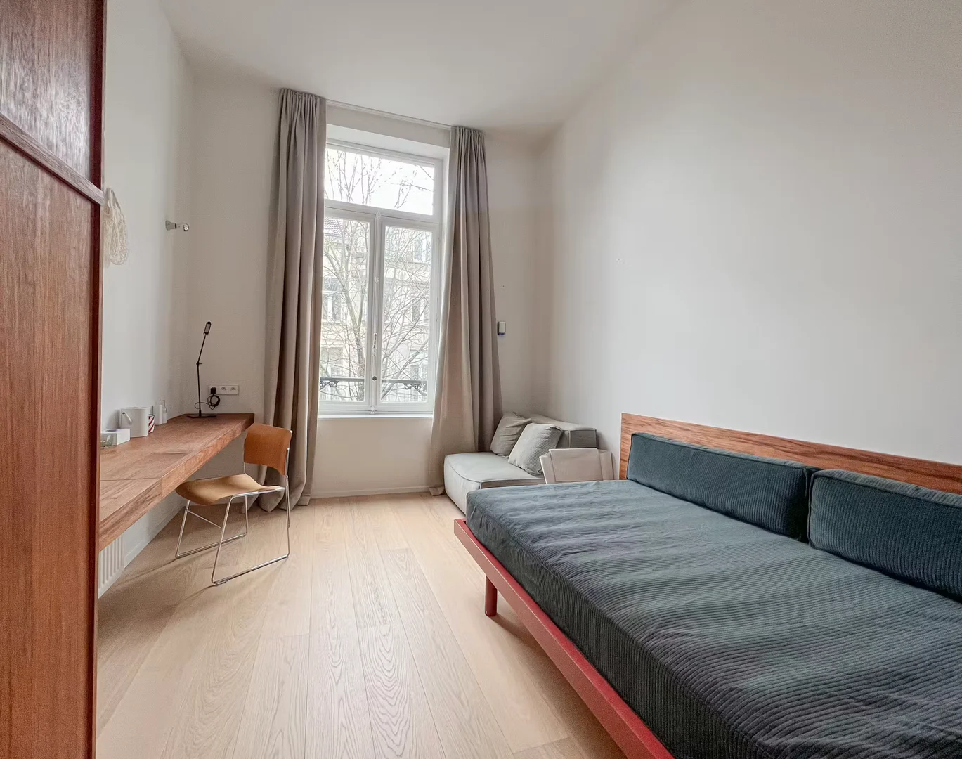 Quarto para alugar em apartamento de estudantes em , totalmente mobilado