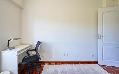 Chambre privée à Rua Luís de Freitas Branco, image 7 de 49