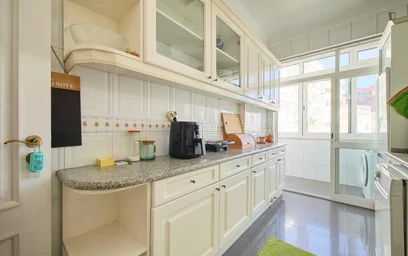 Chambre privée à Rua Luís de Freitas Branco, image 25 de 49
