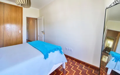 Chambre privée à Rua Luís de Freitas Branco, image 6 de 49