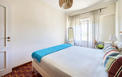 Chambre privée à Rua Luís de Freitas Branco, image 8 de 49