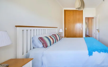 Chambre privée à Rua Luís de Freitas Branco, image 5 de 49
