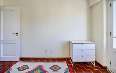 Chambre privée à Rua Luís de Freitas Branco, image 6 de 49