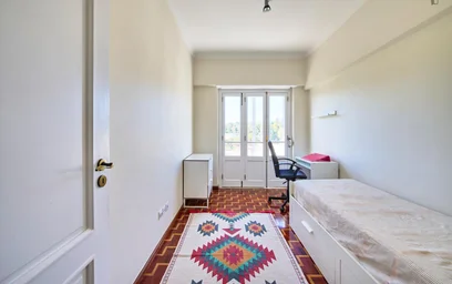 Chambre privée à Rua Luís de Freitas Branco, image 1 de 49