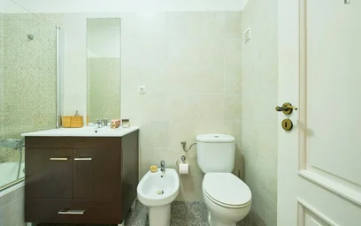 Chambre privée à Rua Luís de Freitas Branco, image 29 de 49