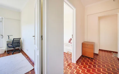 Chambre privée à Rua Luís de Freitas Branco, image 41 de 49