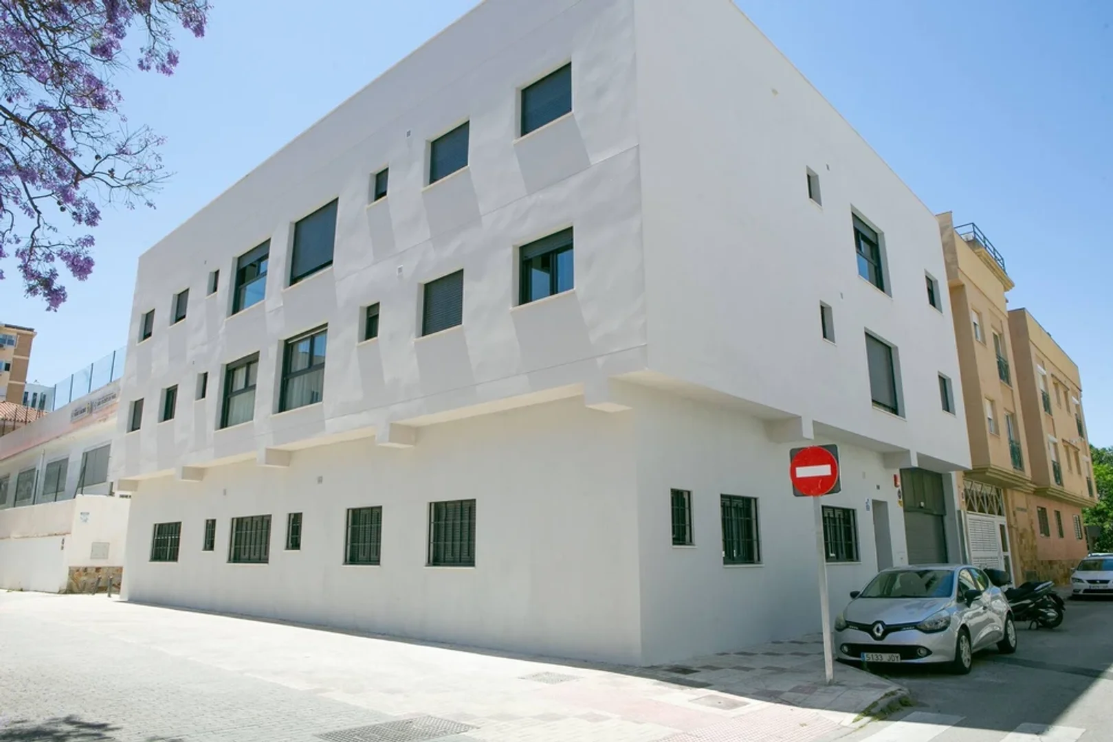 Calle Rafael Salinas 25