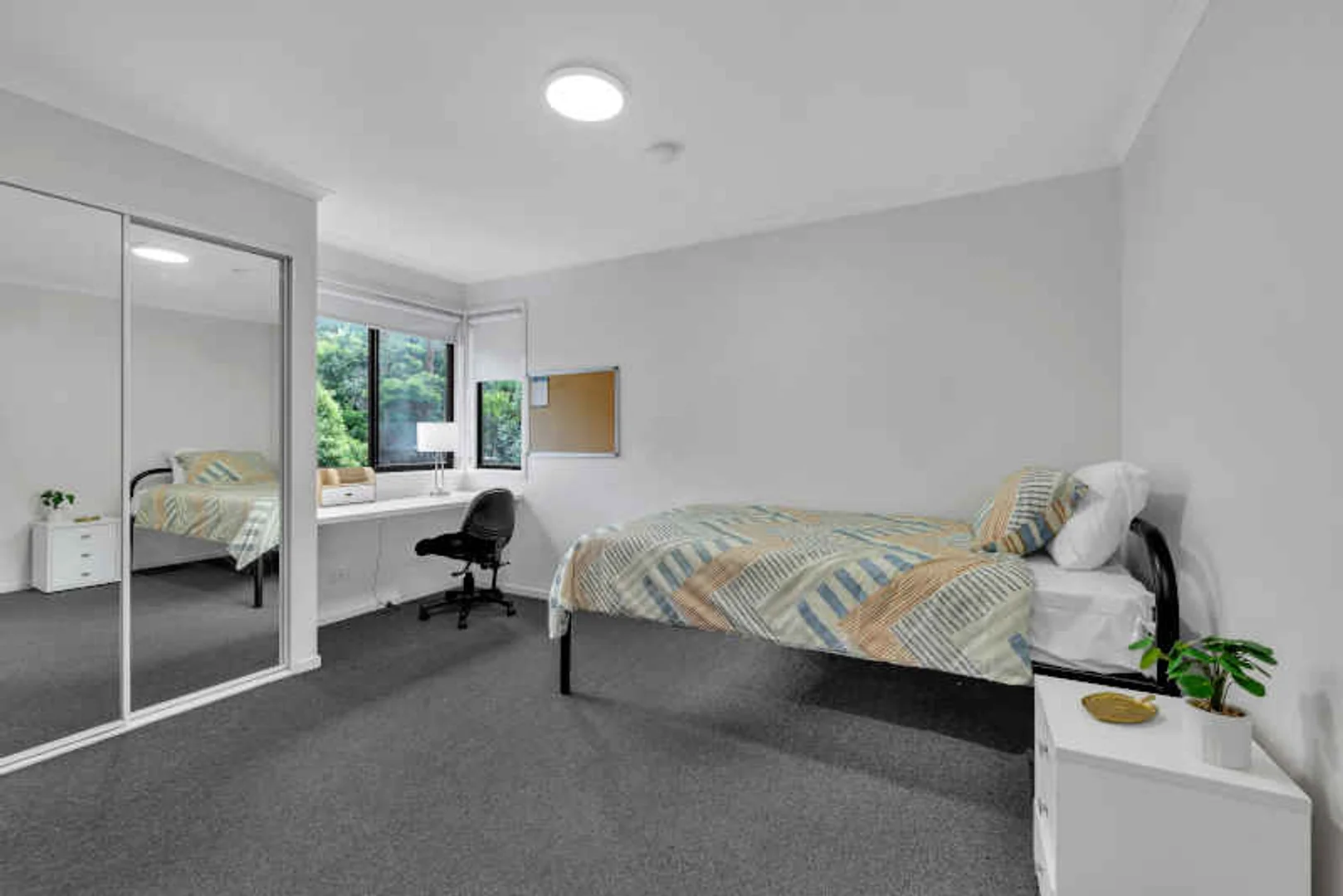 Habitación para estudiantes en  con área de estudio y facilidades compartidas