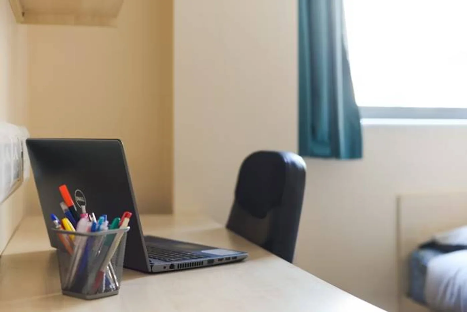 Chambre d'étudiant confortable et spacieuse dans