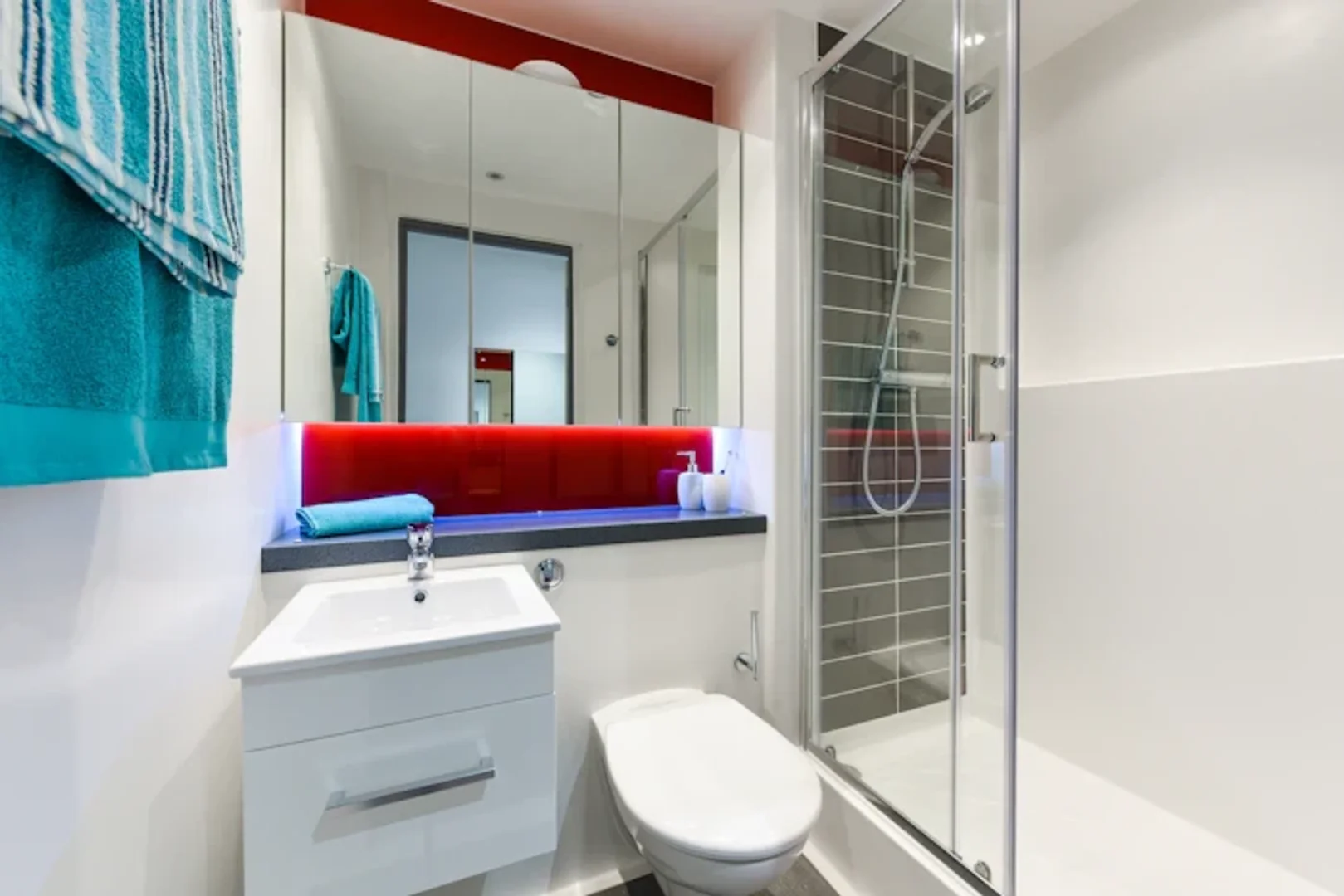 Helles und luftiges Studentenzimmer mit einfachem Zugang zur Universität in 