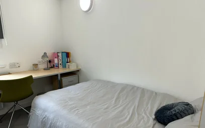 Private room in residence at 135 Great Horton Rd, Bradford BD7 1QG, United Kingdom, image 1 of 38