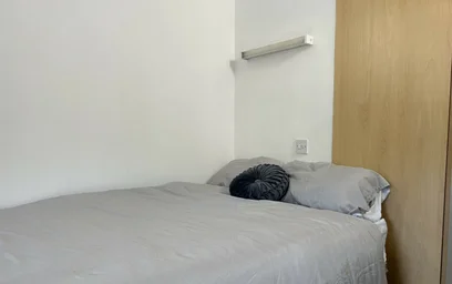 Private room in residence at 135 Great Horton Rd, Bradford BD7 1QG, United Kingdom, image 2 of 38