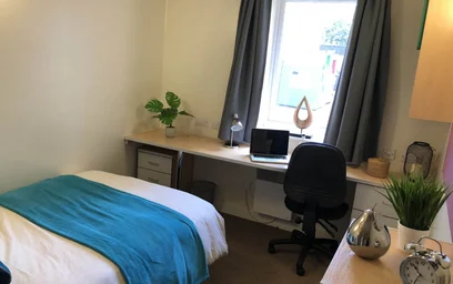 Private room in residence at 135 Great Horton Rd, Bradford BD7 1QG, United Kingdom, image 21 of 38