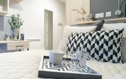 Quarto para alugar com cama de casal em {area}