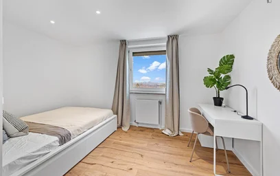 Quarto para alugar ao mês em {area}