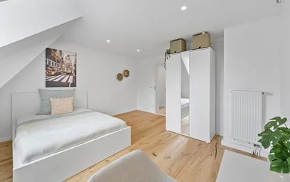 Quarto privado em Sudetendeutschestraße, imagem 2 de 8