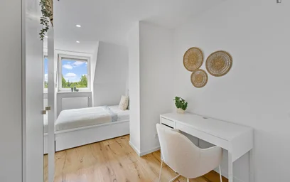Quarto para alugar ao mês em {area}