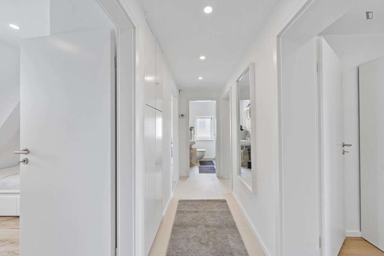 Quarto acolhedor para estudantes disponível em