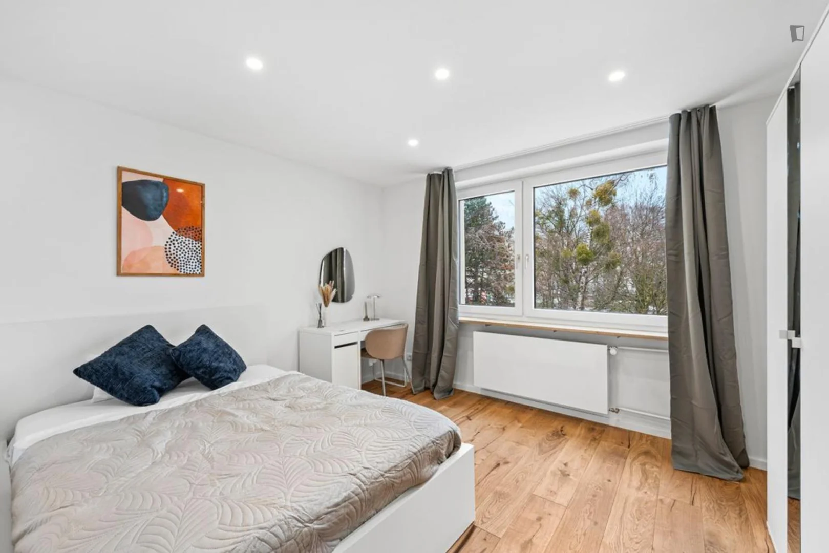 Quarto de estudante económico com localização conveniente em 