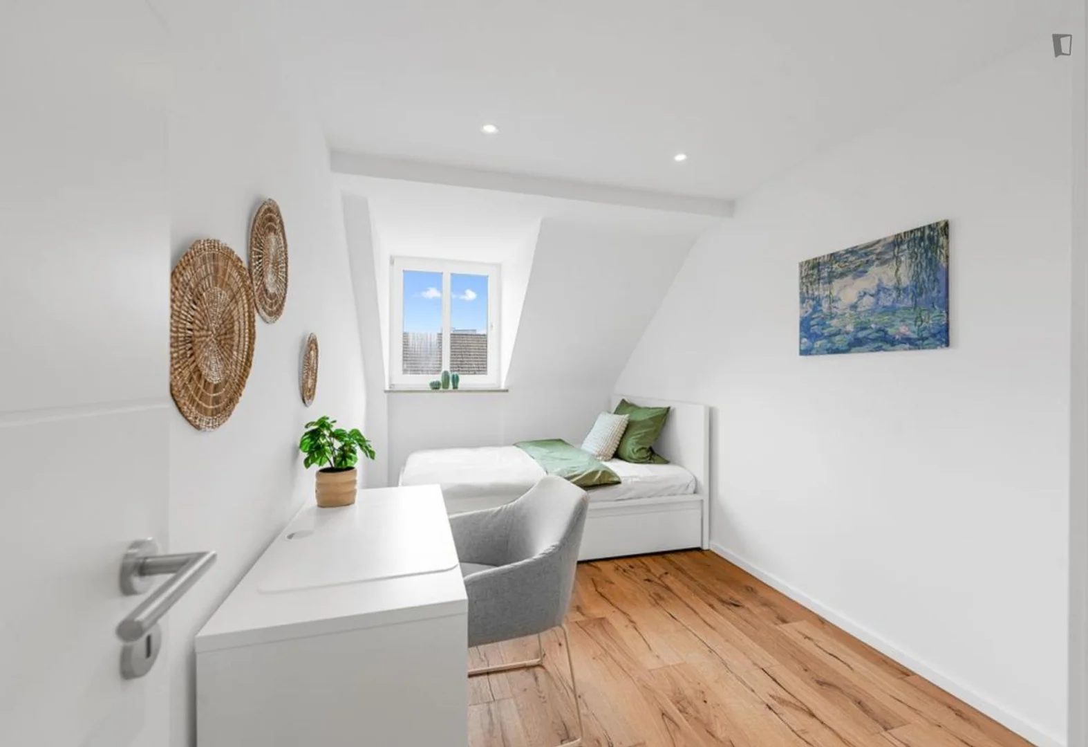 Quarto de estudante económico com localização conveniente em