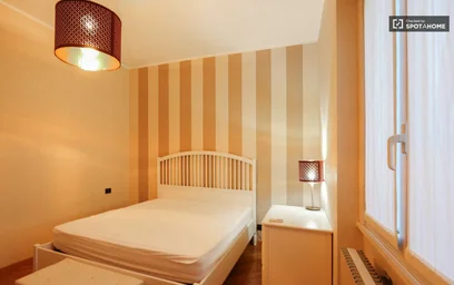 Accommodation in the centre of {area}