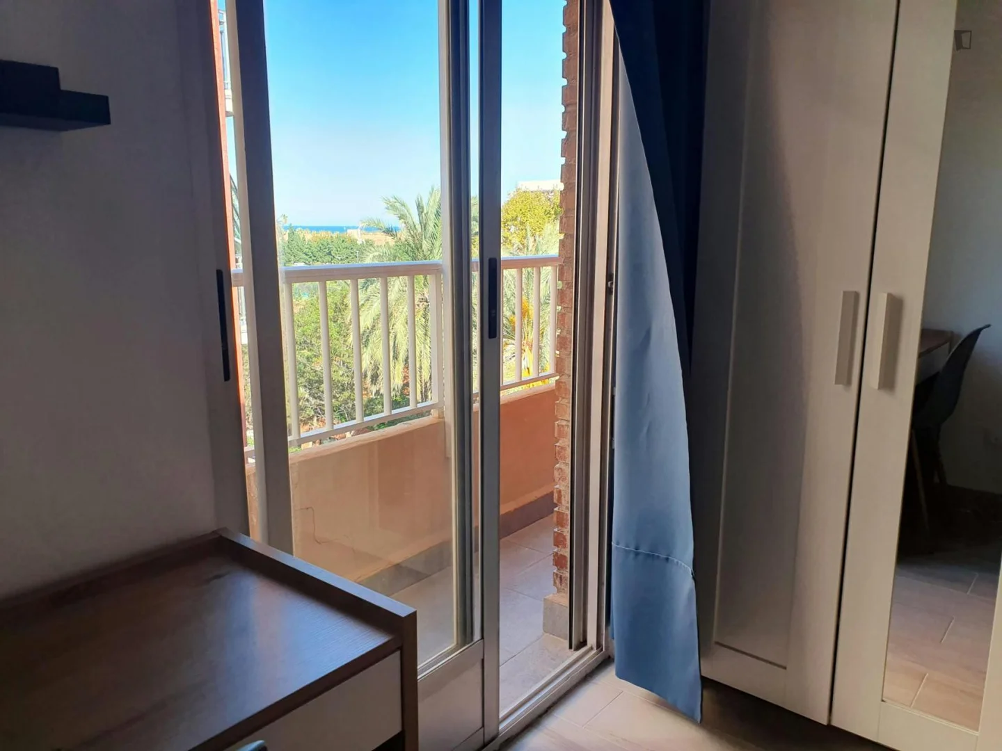 Quarto de estudante económico com localização conveniente em