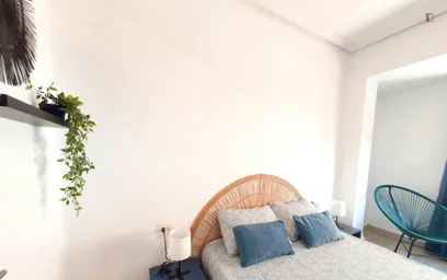 Quarto privado em C/ de la Reina, imagem 5 de 27
