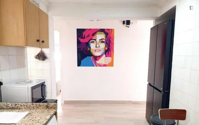 Quarto privado em C/ de la Reina, imagem 15 de 27