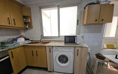 Quarto privado em C/ de la Reina, imagem 12 de 26