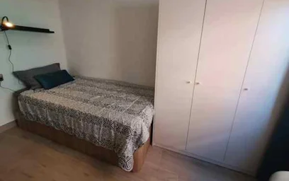 Quarto privado em C/ de la Reina, imagem 4 de 26