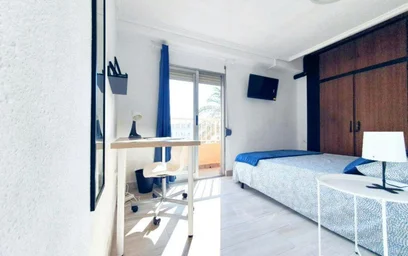 Quarto privado em C/ de la Reina, imagem 5 de 29