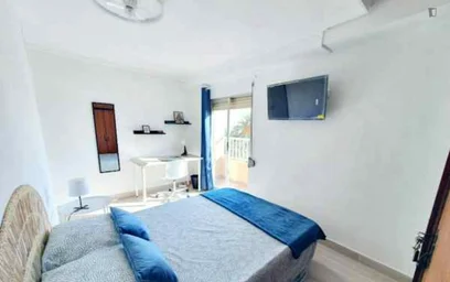 Quarto privado em C/ de la Reina, imagem 4 de 29