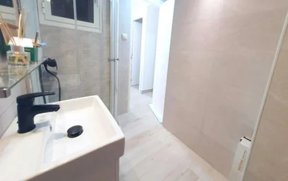 Quarto privado em C/ de la Reina, imagem 21 de 29