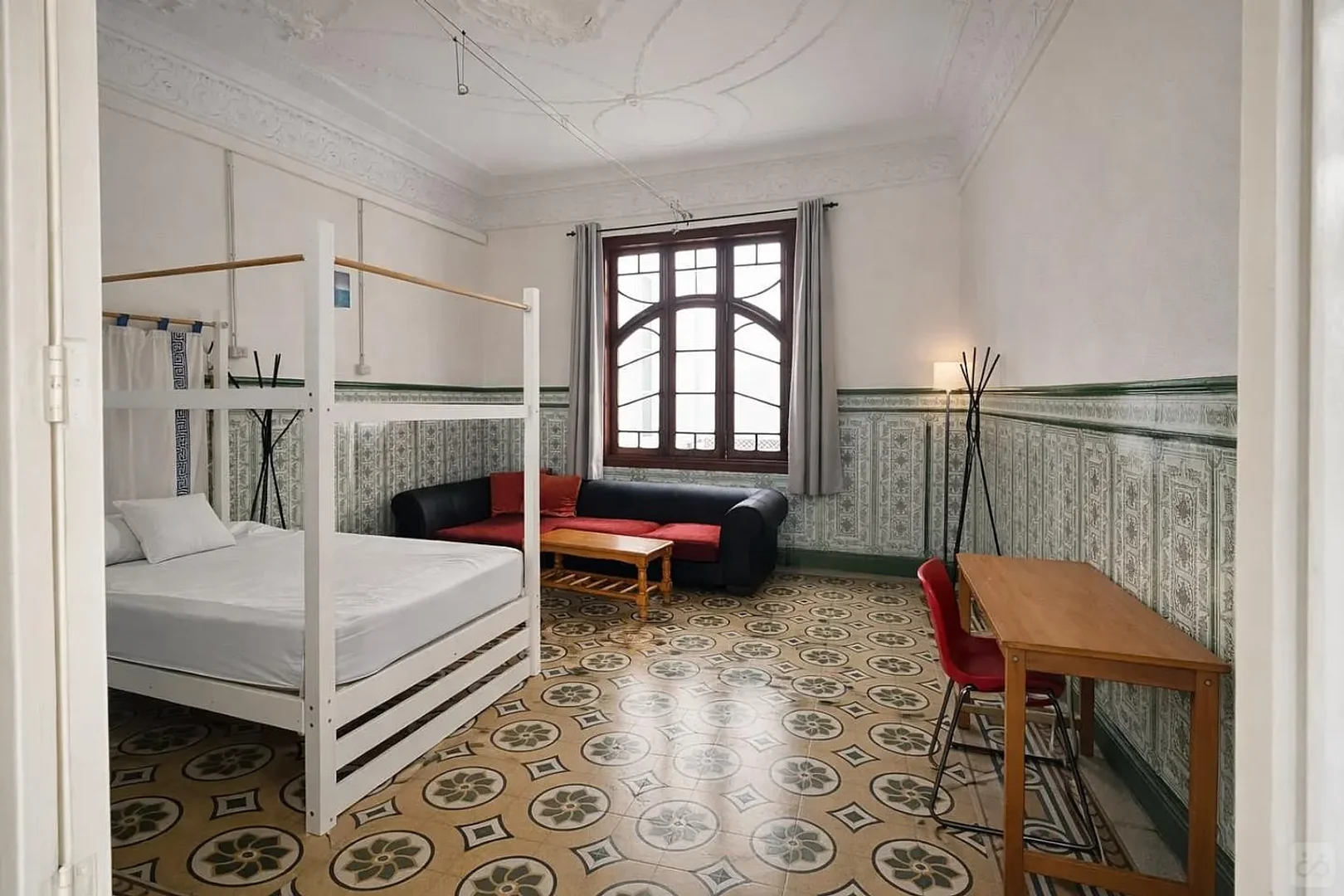 Habitación para estudiantes en  con área de estudio y facilidades compartidas