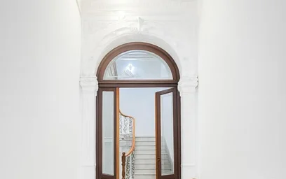 {area} içinde aydınlık özel oda