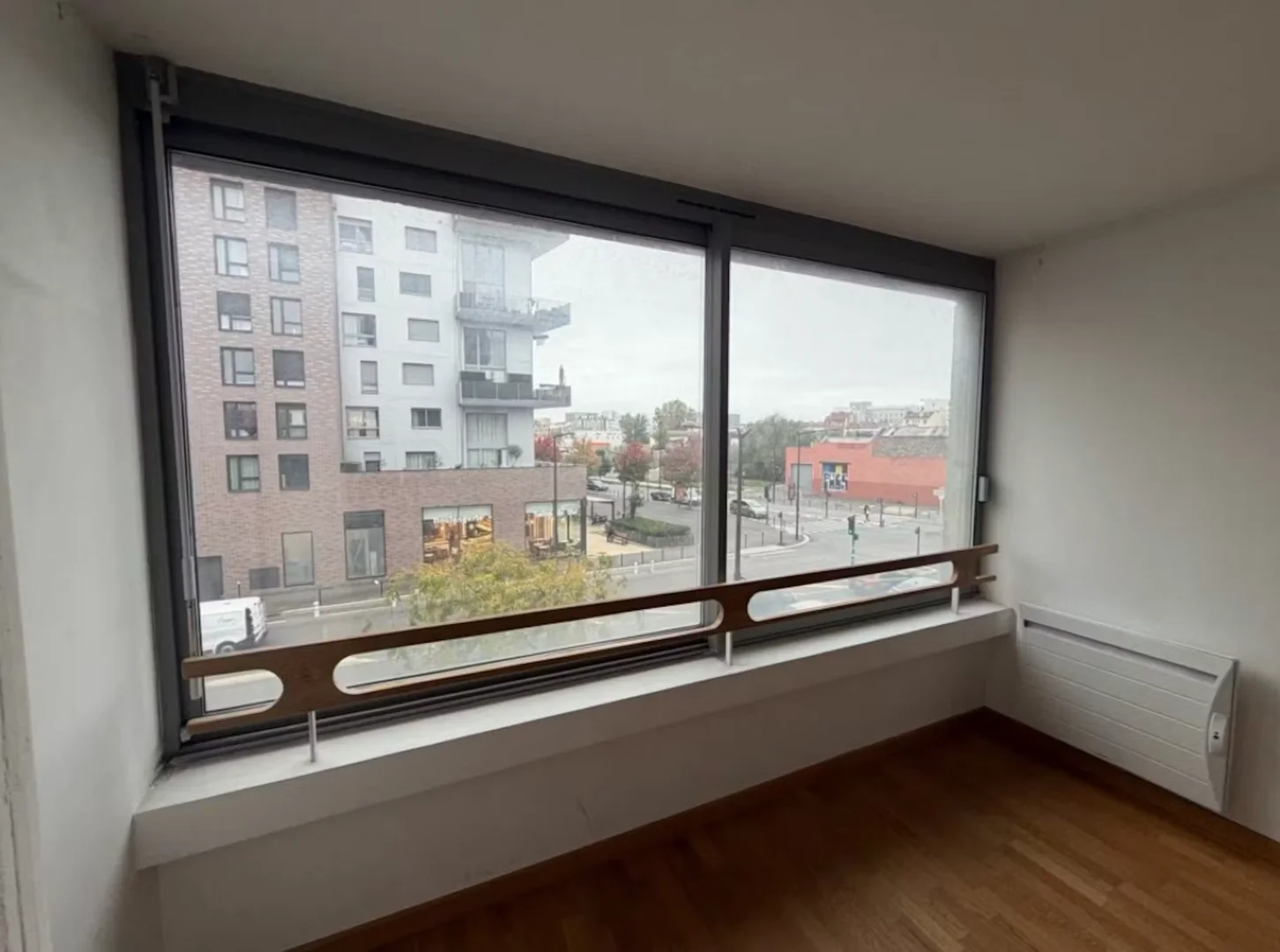 Student-friendly room in with modern amenities