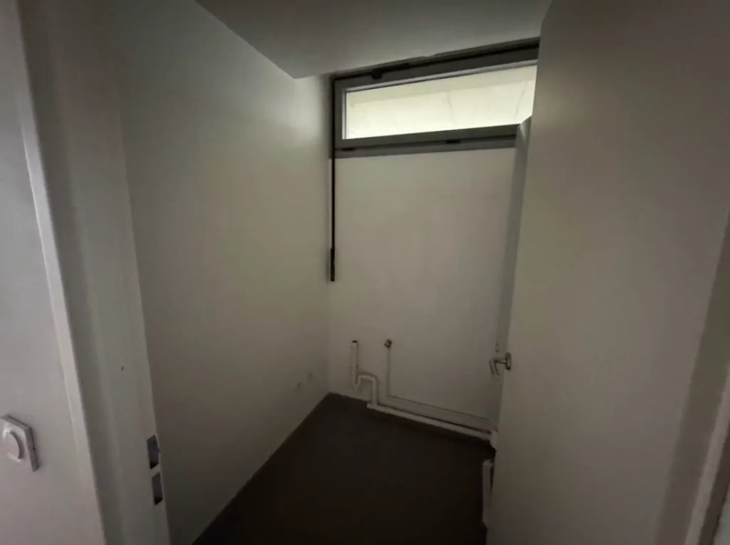 Comfortable and spacious student room in