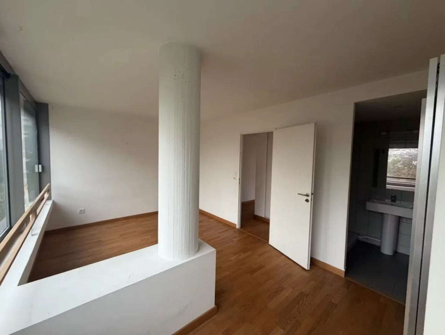 Student-friendly room in with modern amenities