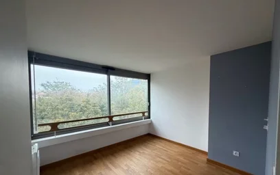 Private room at Boulevard du Colonel Fabien, image 2 of 10